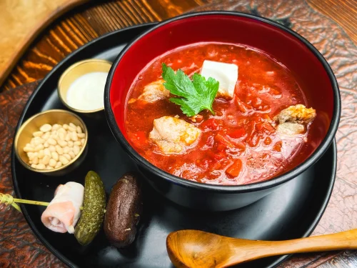 Борщ с кедровыми орешками и фетаки